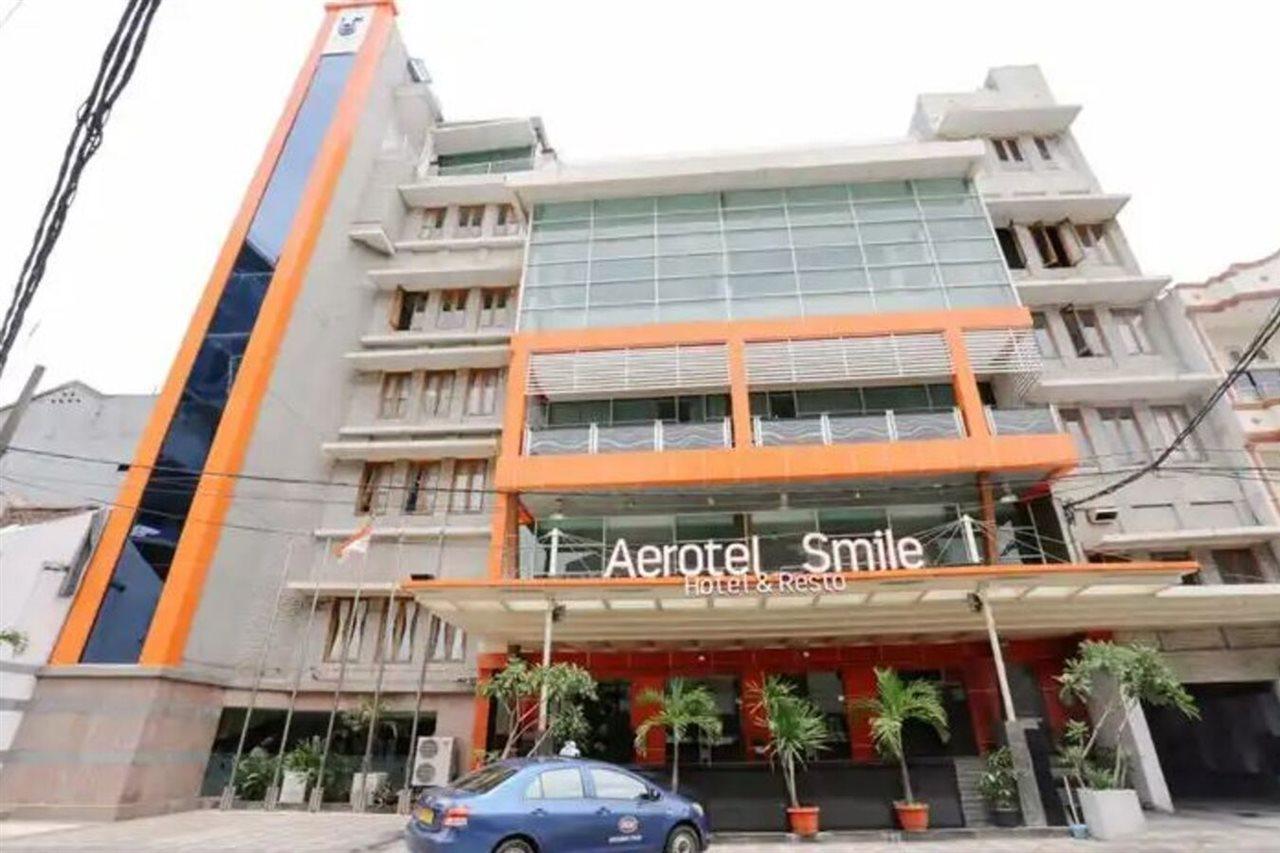 Aerotel Smile Losari Makassar Esterno foto